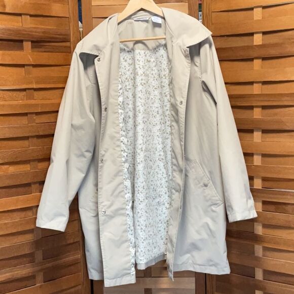 Blair Light Tan Cream Colored Coat Women XL Jacket Button Closure Polyester - Picture 5 of 7